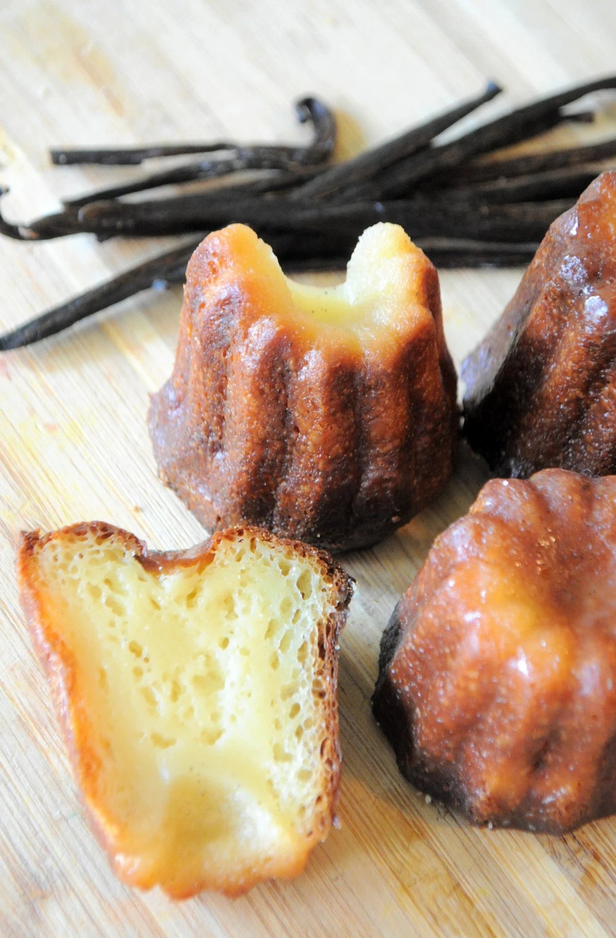 6 Canelé de Bordeaux